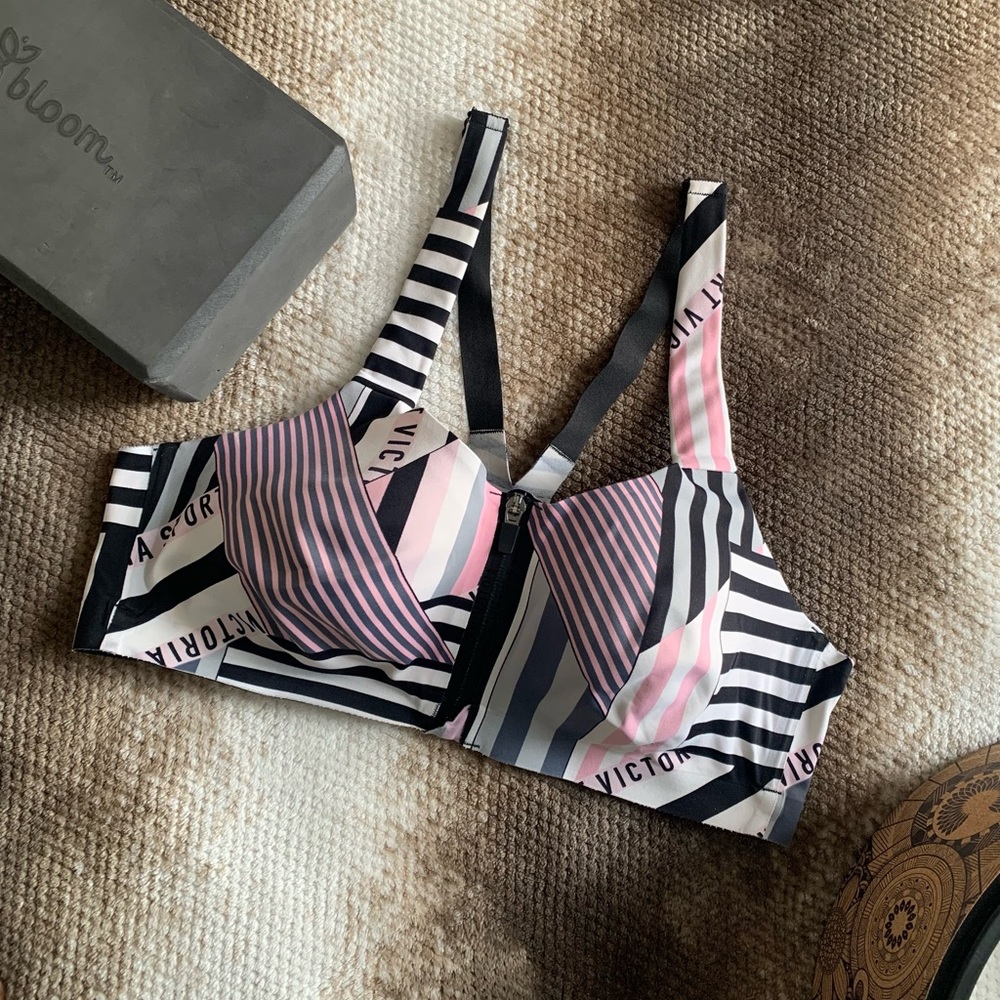 🥵💕 Incredible Knockout Victoria’s Secret Push-up Sports Bra 💕🥵